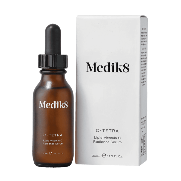 MEDIK8 C-Tetra es un suero antioxidante de vitamina C suave y de rápida absorción diseñado para proteger y rejuvenecer la piel.