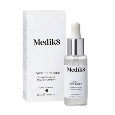 Medik8 Liquid Peptides es un suero facial avanzado que combina una potente mezcla de péptidos para proporcionar una piel más firme, suave y rejuvenecida.